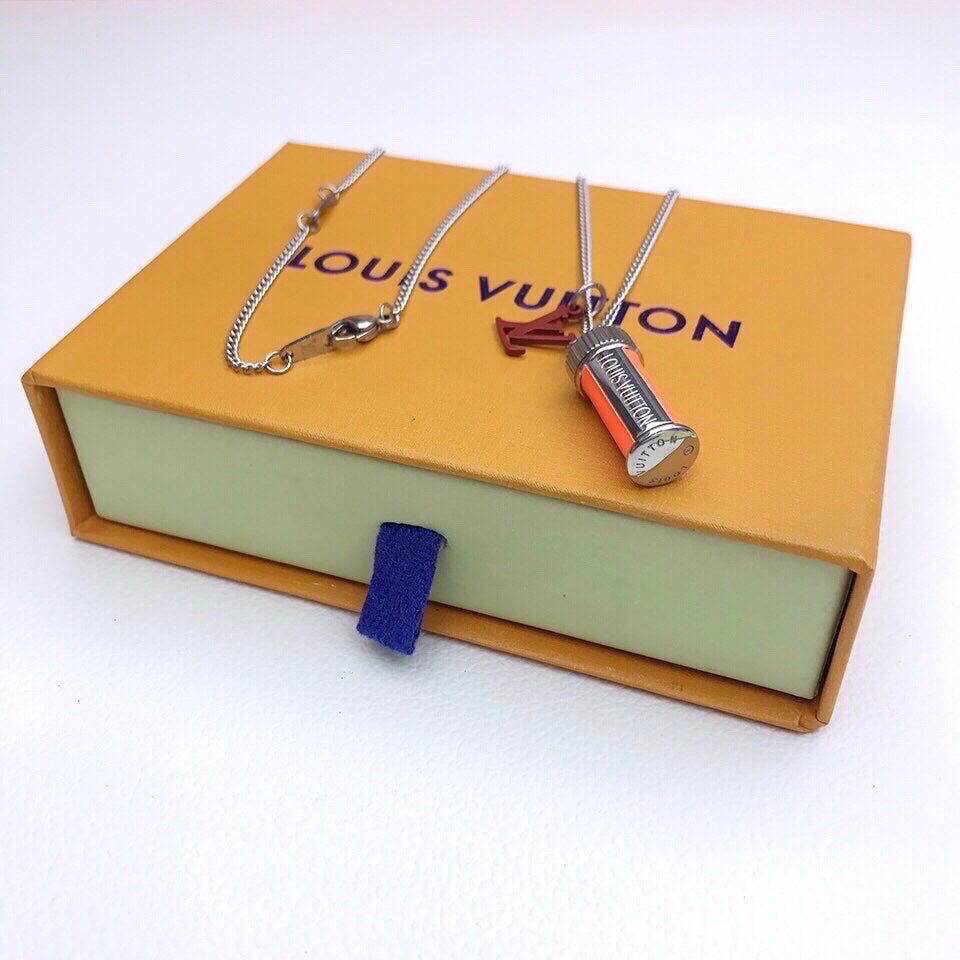 BG - Holiday Necklace louis vuitton004