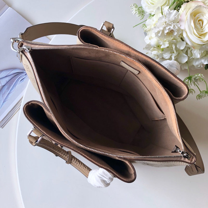 Louis Vuitton Luxury Bags 2610