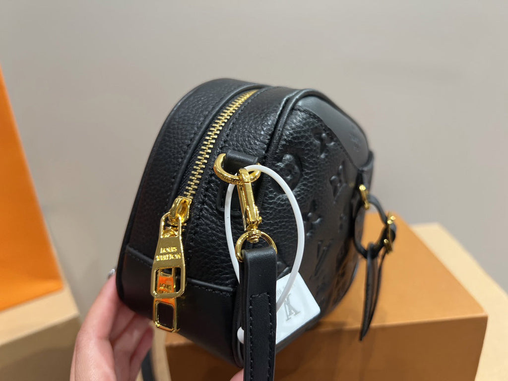 Luxury Bags Louis Vuitton  756
