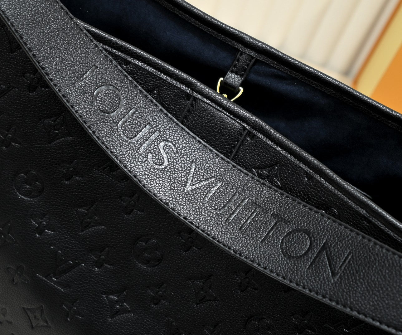 Luxury Bags Louis Vuitton  806