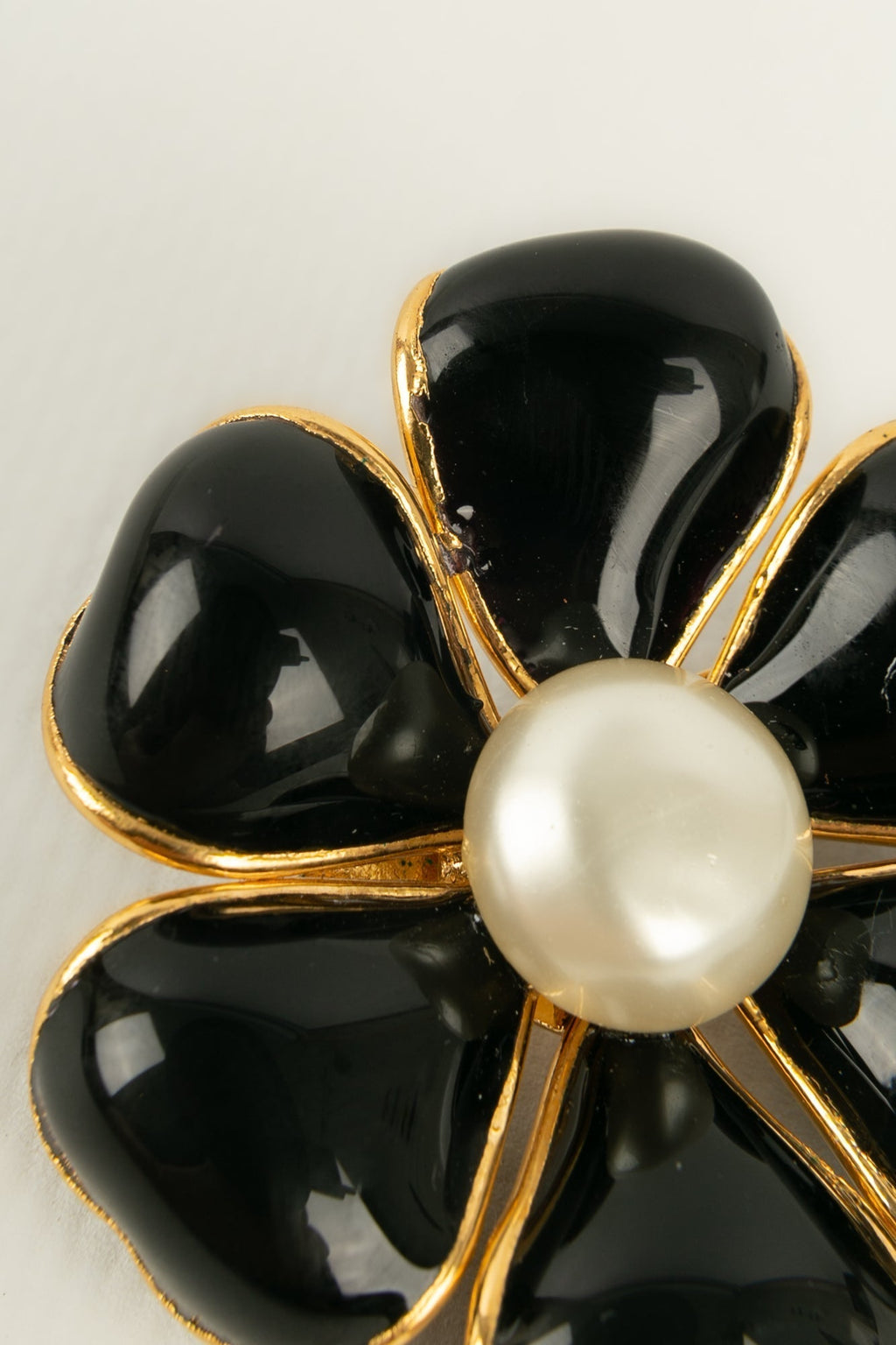 Broche camélia Chanel Automne 1995
