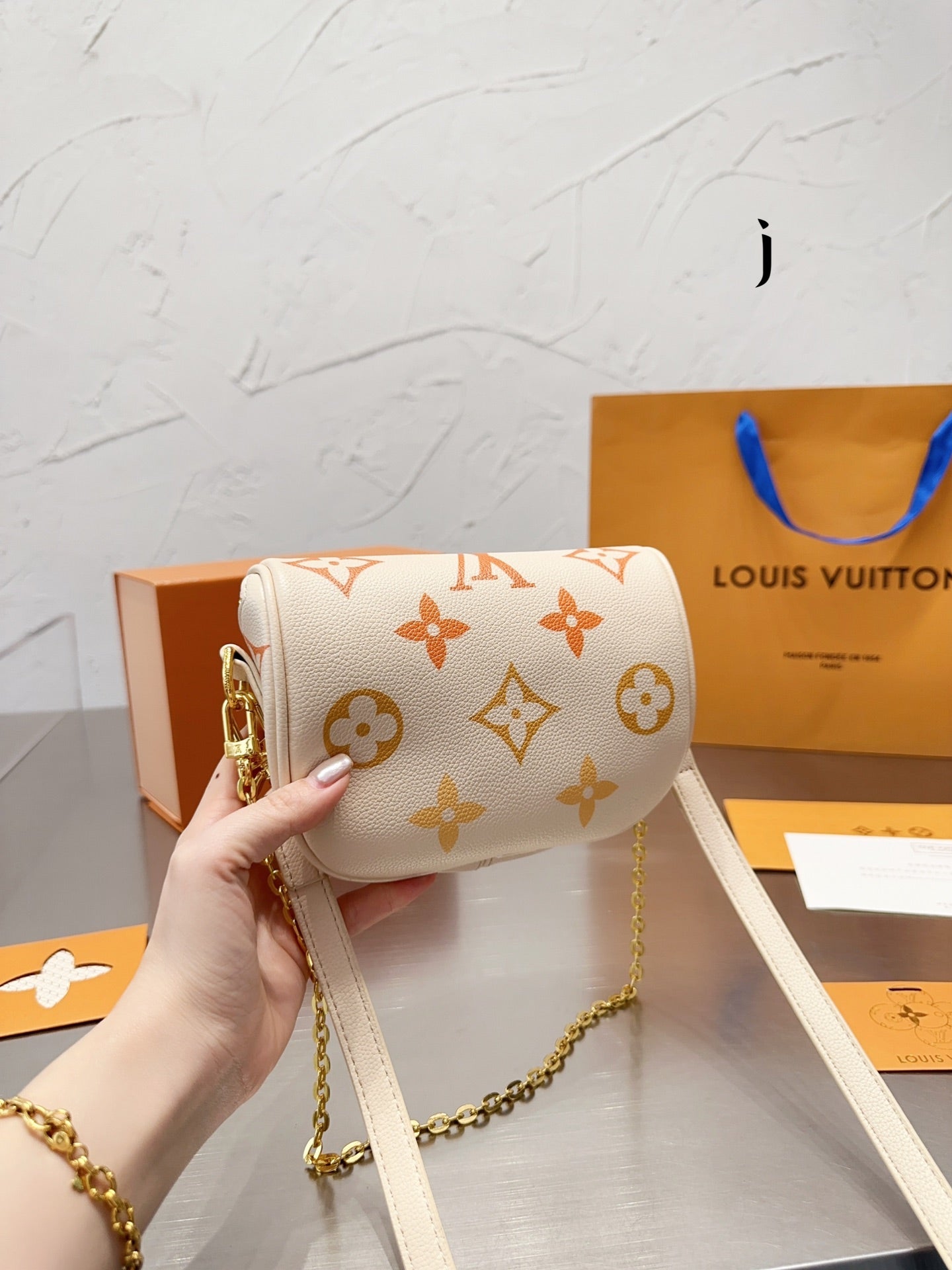 Luxury Bags Louis Vuitton  841