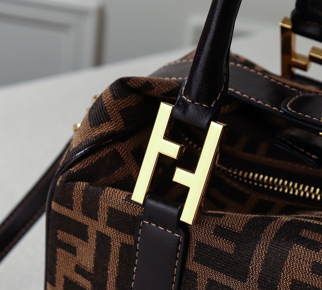 Designer Handbags Fendi 180