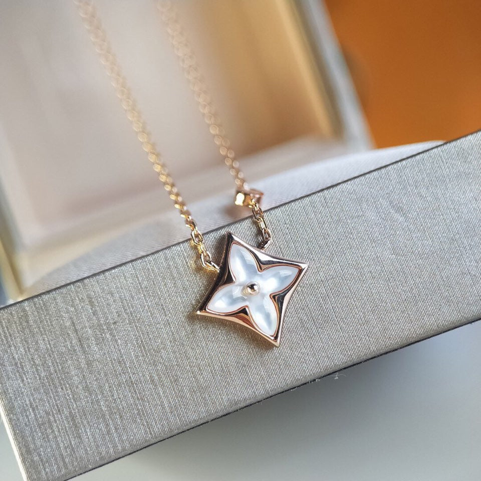 BG - Holiday Necklace louis vuitton019
