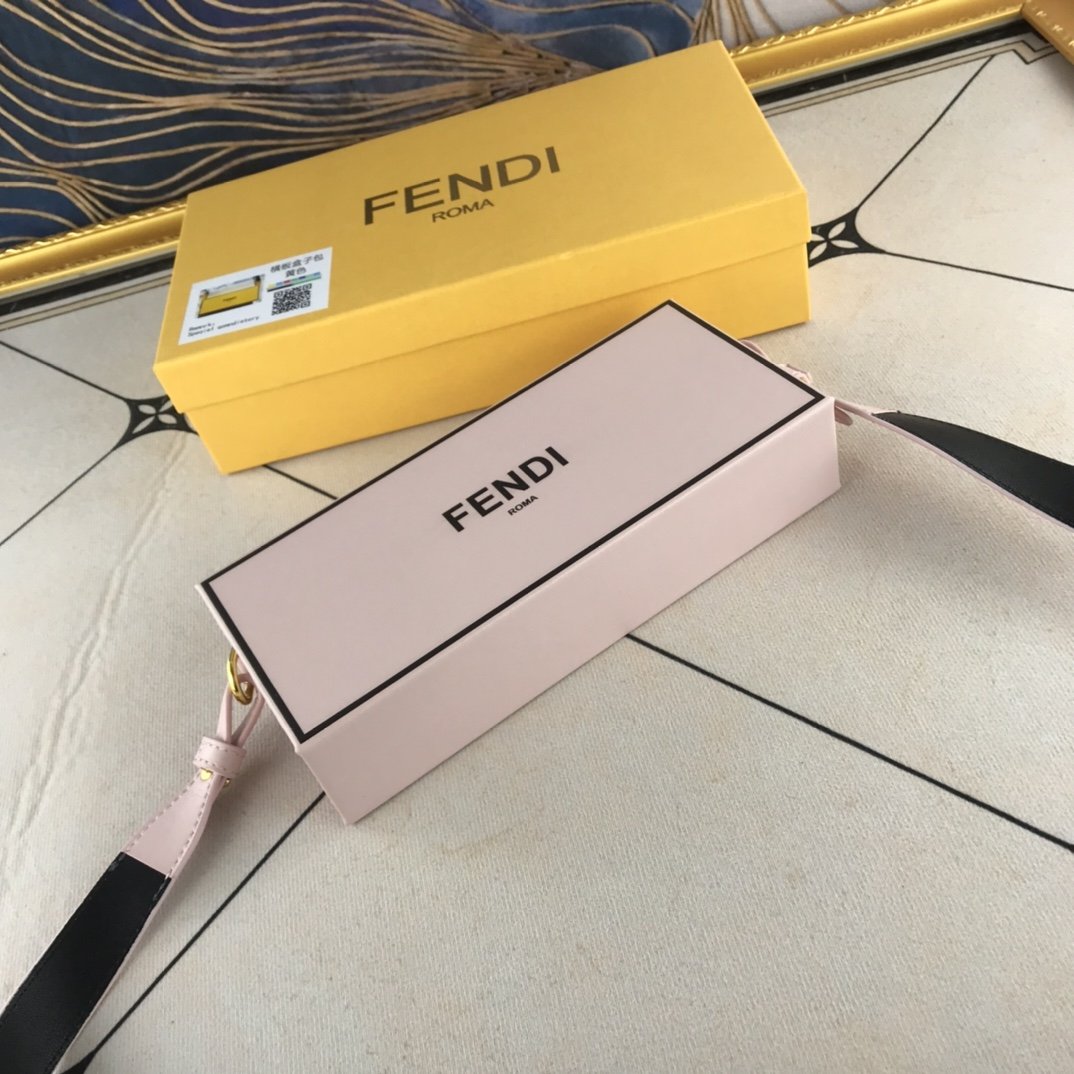 Designer Handbags Fendi 052