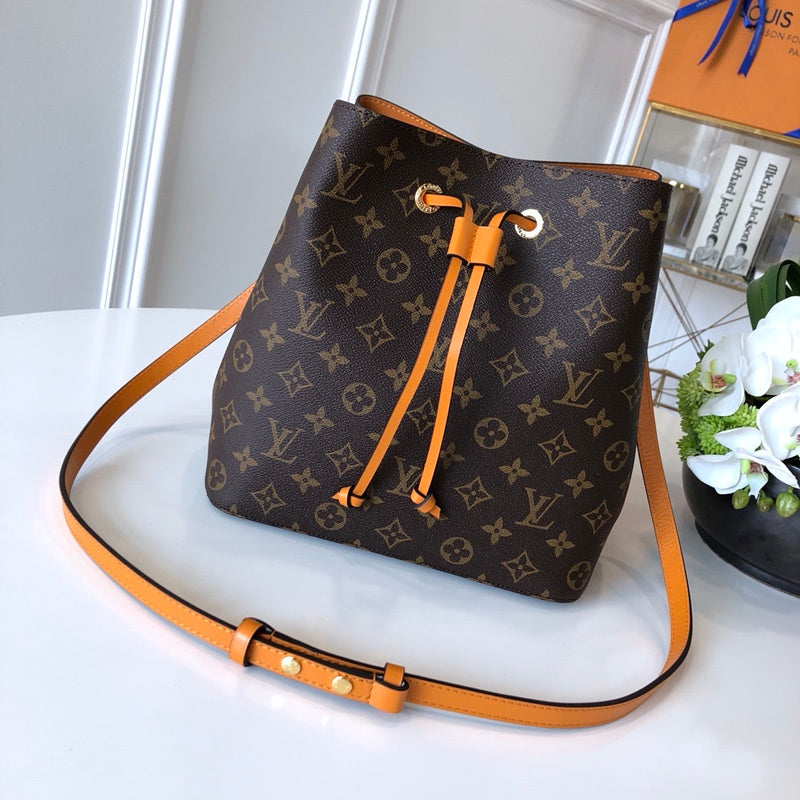 Louis Vuitton Luxury Bags 2697