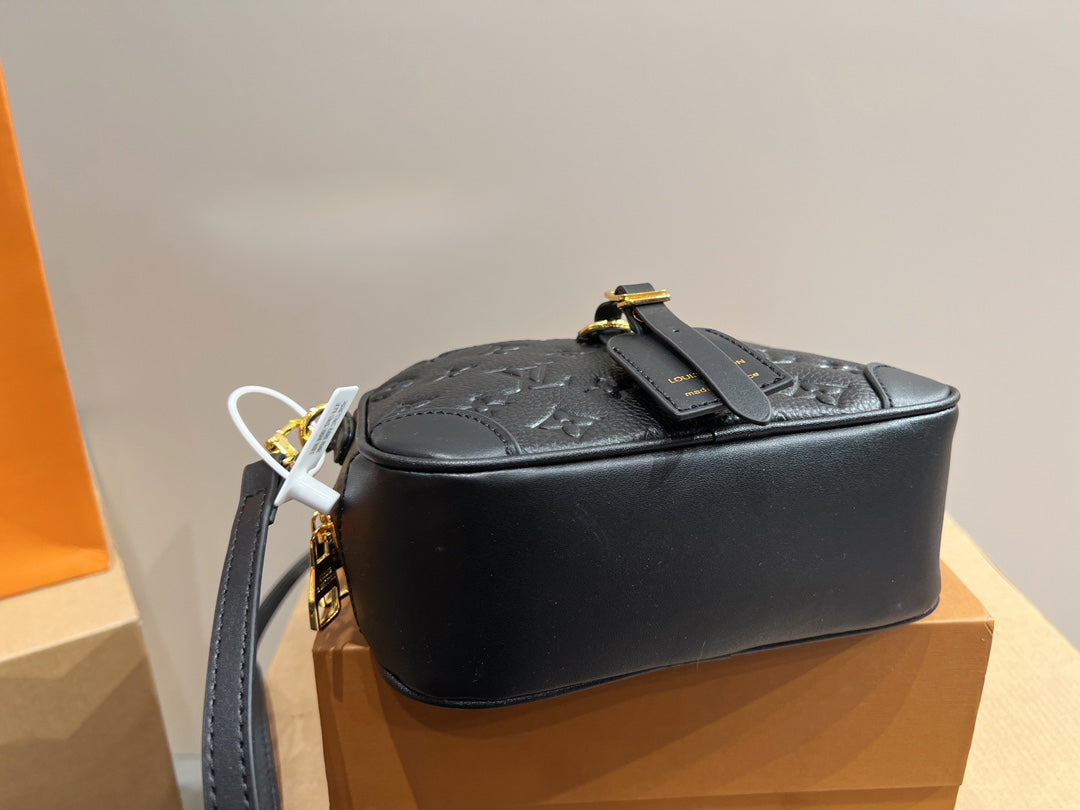 Luxury Bags Louis Vuitton  757