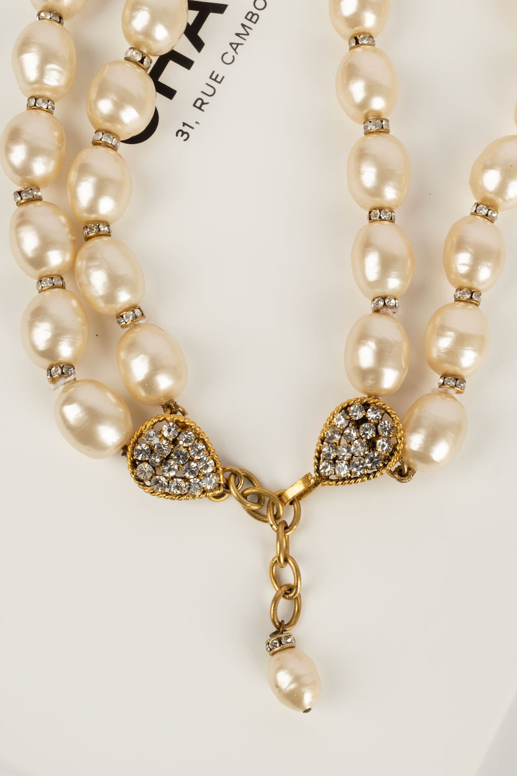 Collier cam��lia Chanel