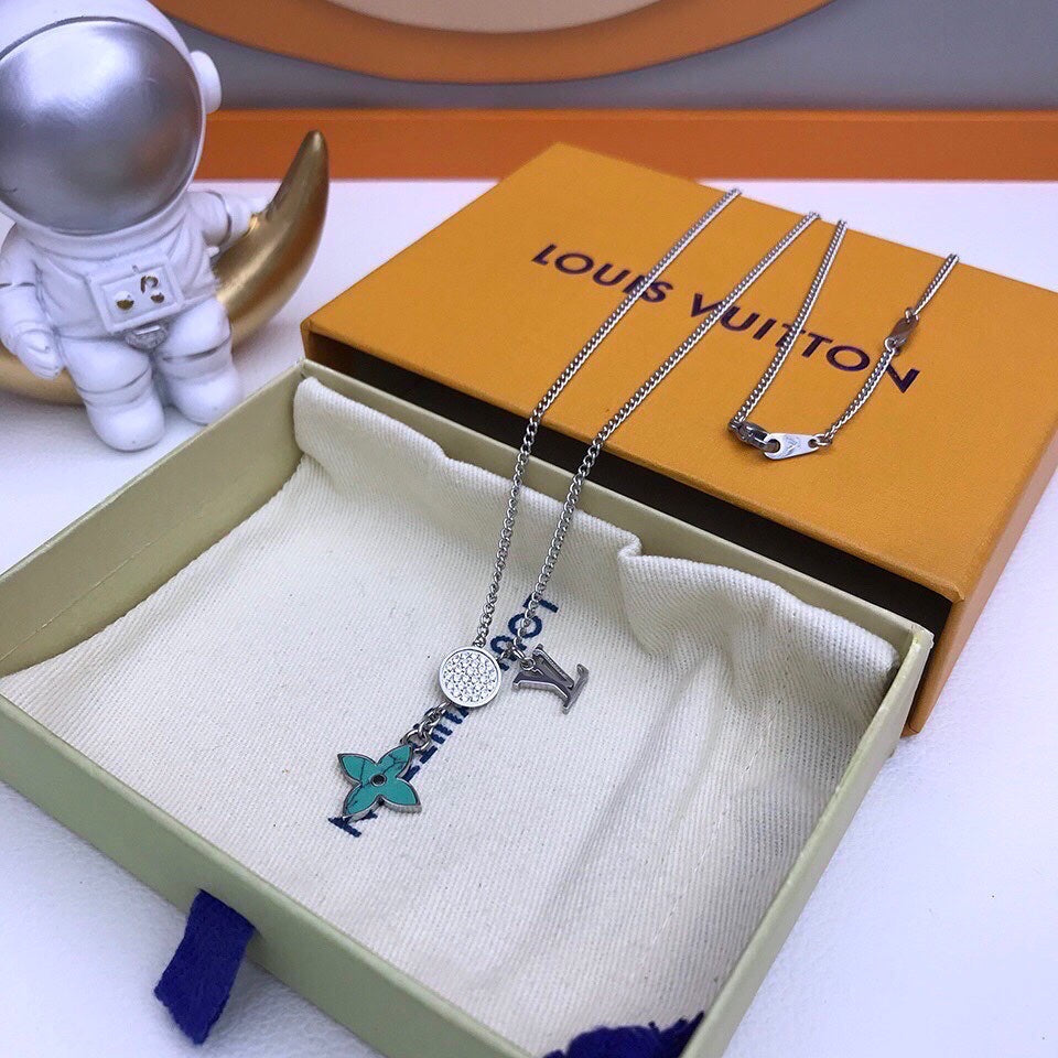 BG - Holiday Necklace louis vuitton007