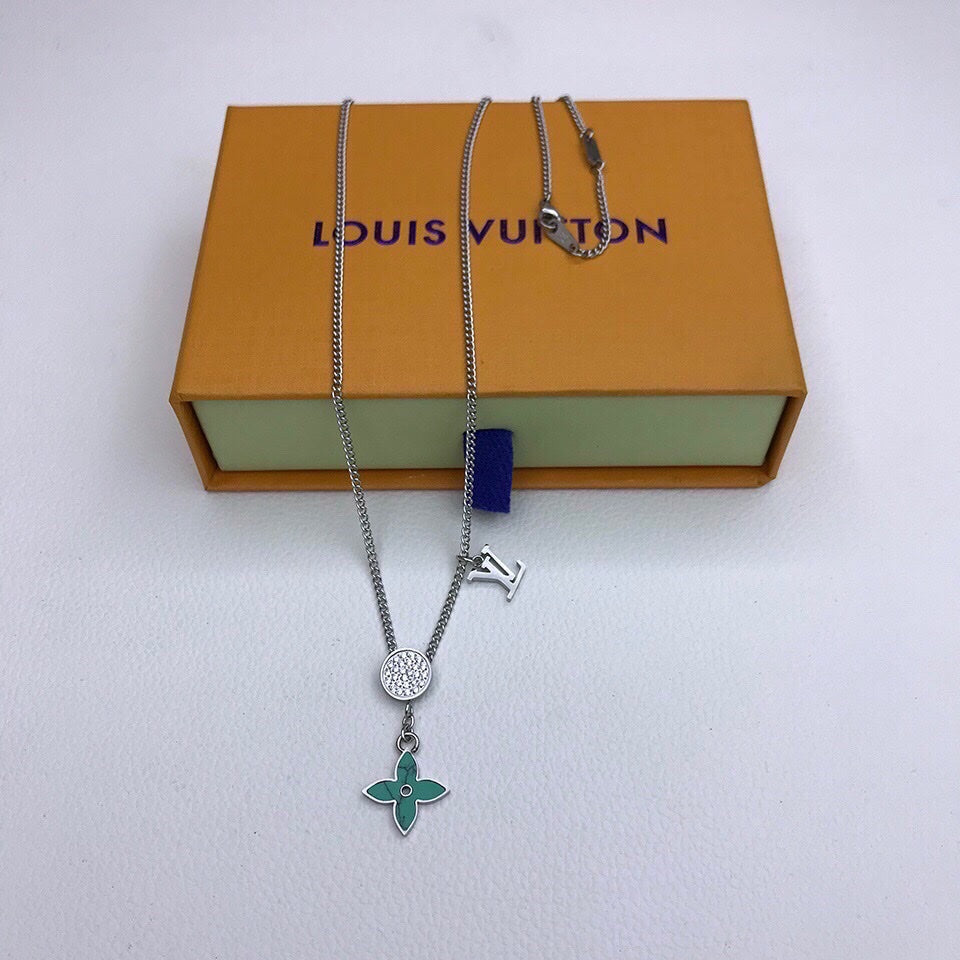 BG - Holiday Necklace louis vuitton007