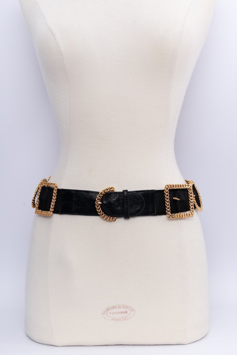 Ceinture noire et dorée Chanel