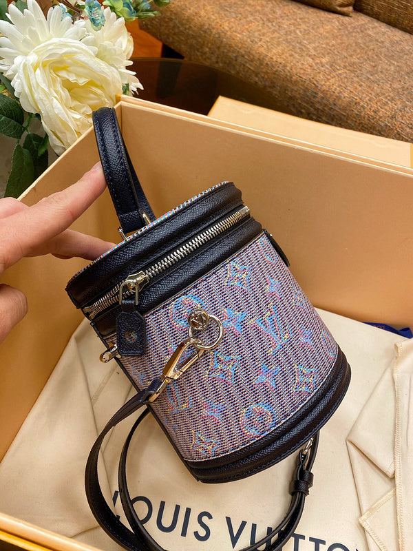 Louis Vuitton Luxury Bags 2595