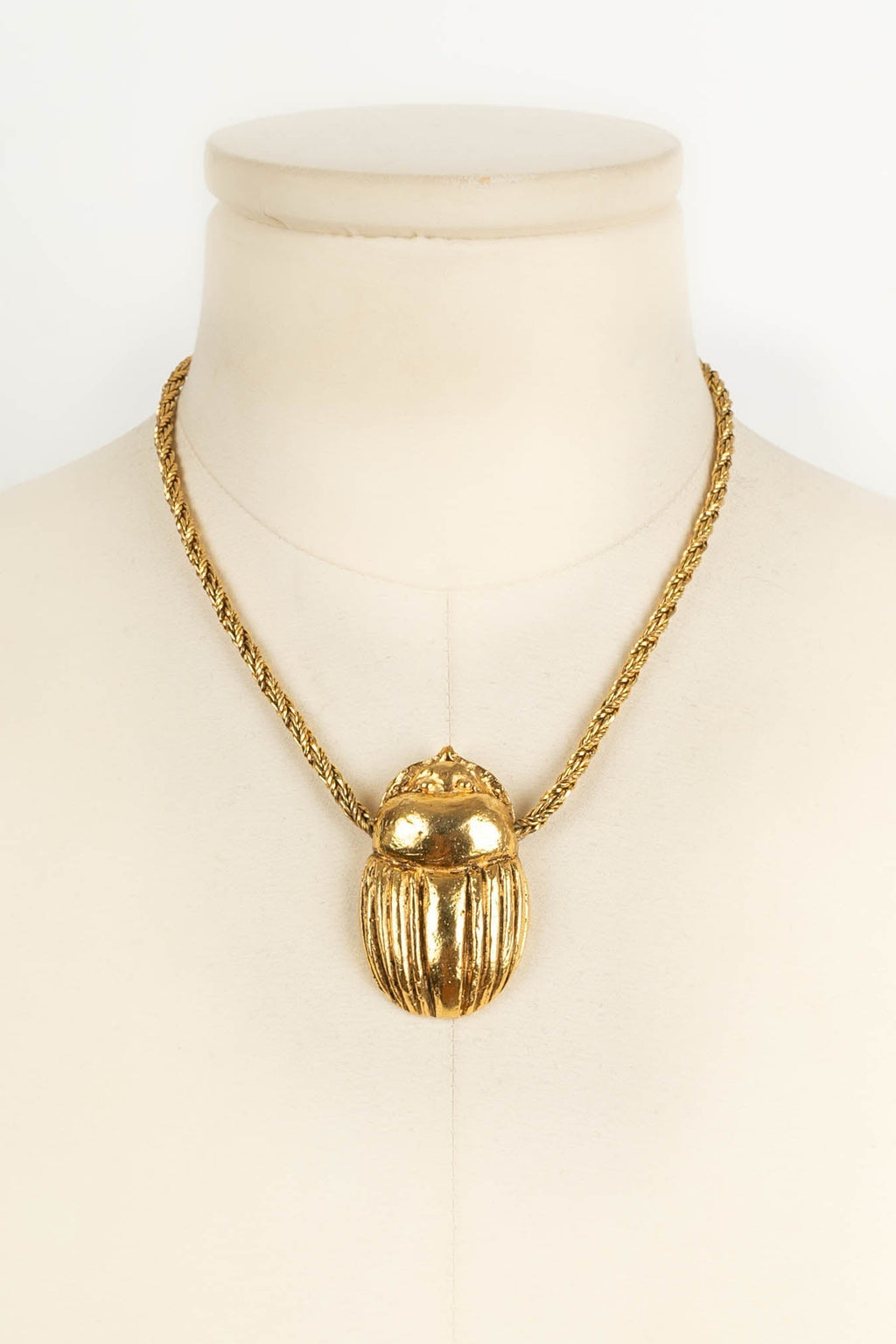 Collier "Scarab��e" Chanel