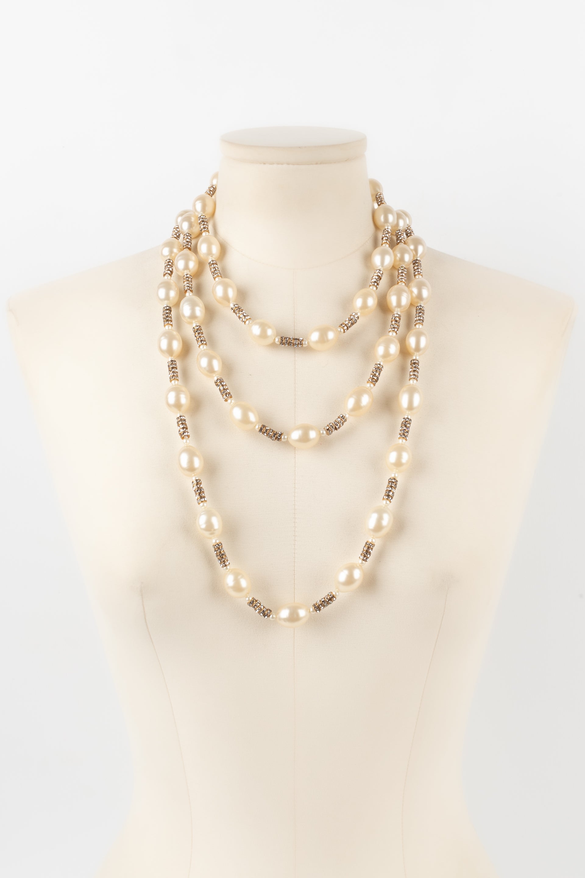 Collier de perles nacr��es Chanel 1990s
