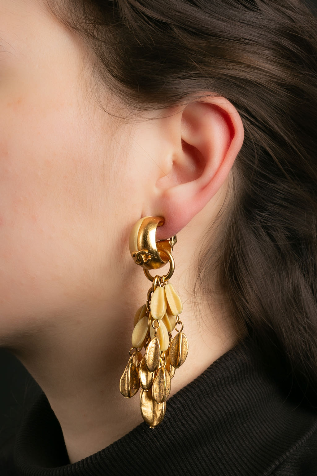 Boucles d'oreilles dorées Chanel