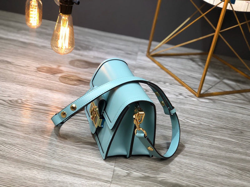 Louis Vuitton Luxury Bags 1827