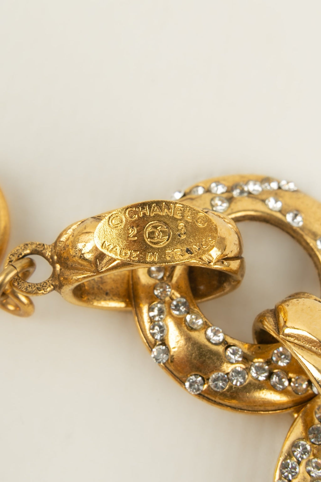 Bracelet doré Chanel