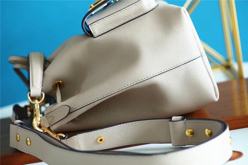 Luxury - Louis Vuitton Bags - 011