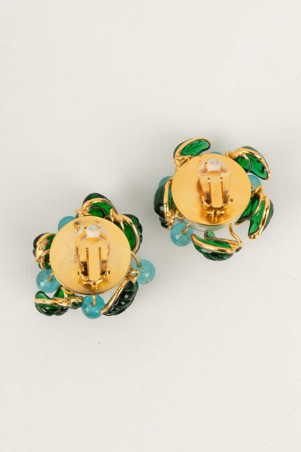 Boucles d'oreilles en pâte de verre Chanel
