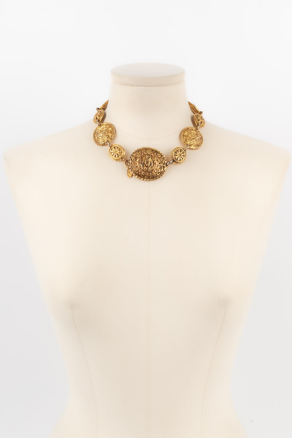Collier dor�� Chanel 1980s