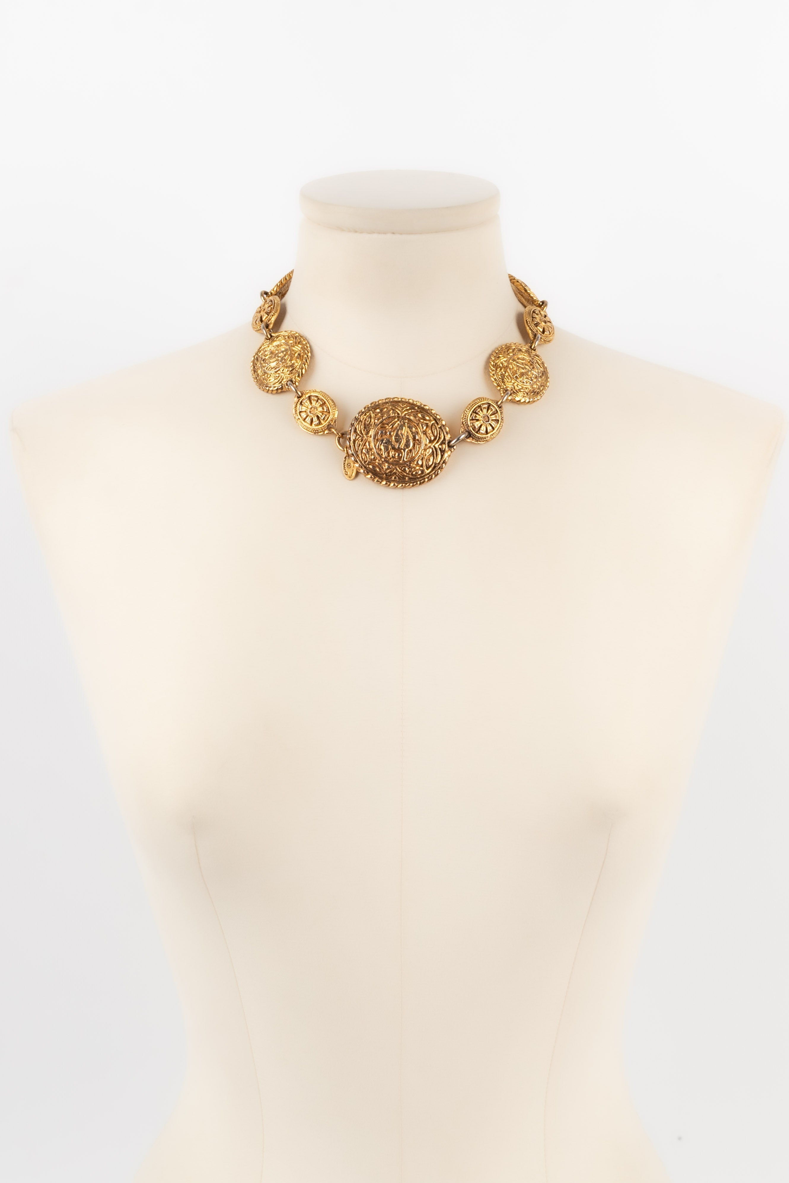 Collier dor�� Chanel 1980s