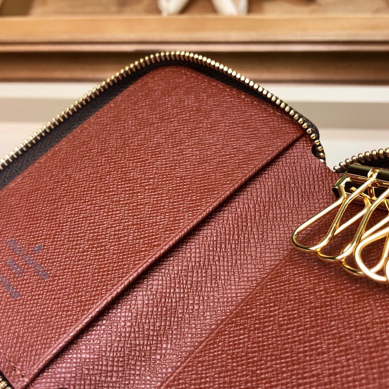 Louis Vuitton Luxury Bags 2438