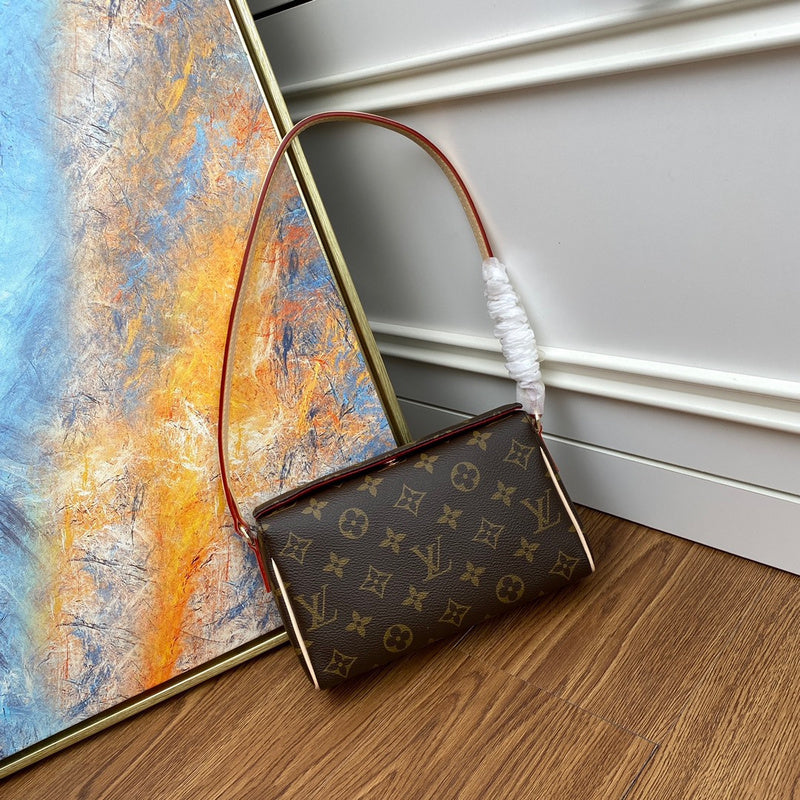 Louis Vuitton Luxury Bags 1786