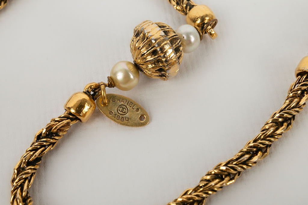 Collier dor�� Chanel 1984