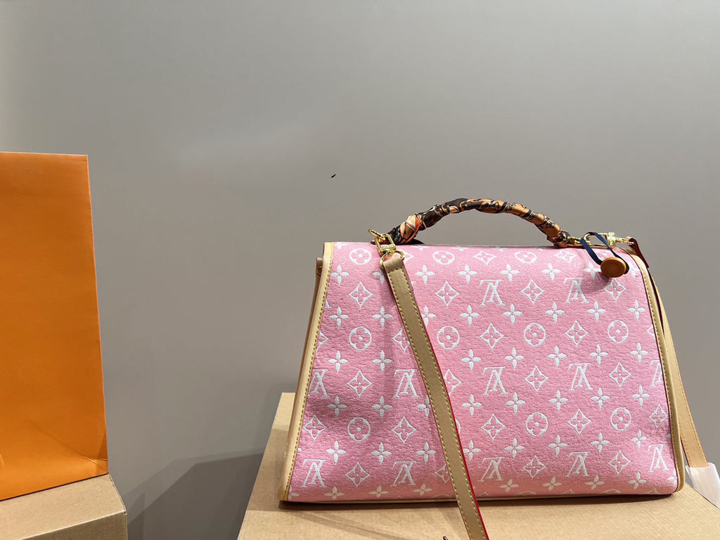 Luxury Bags Louis Vuitton  728