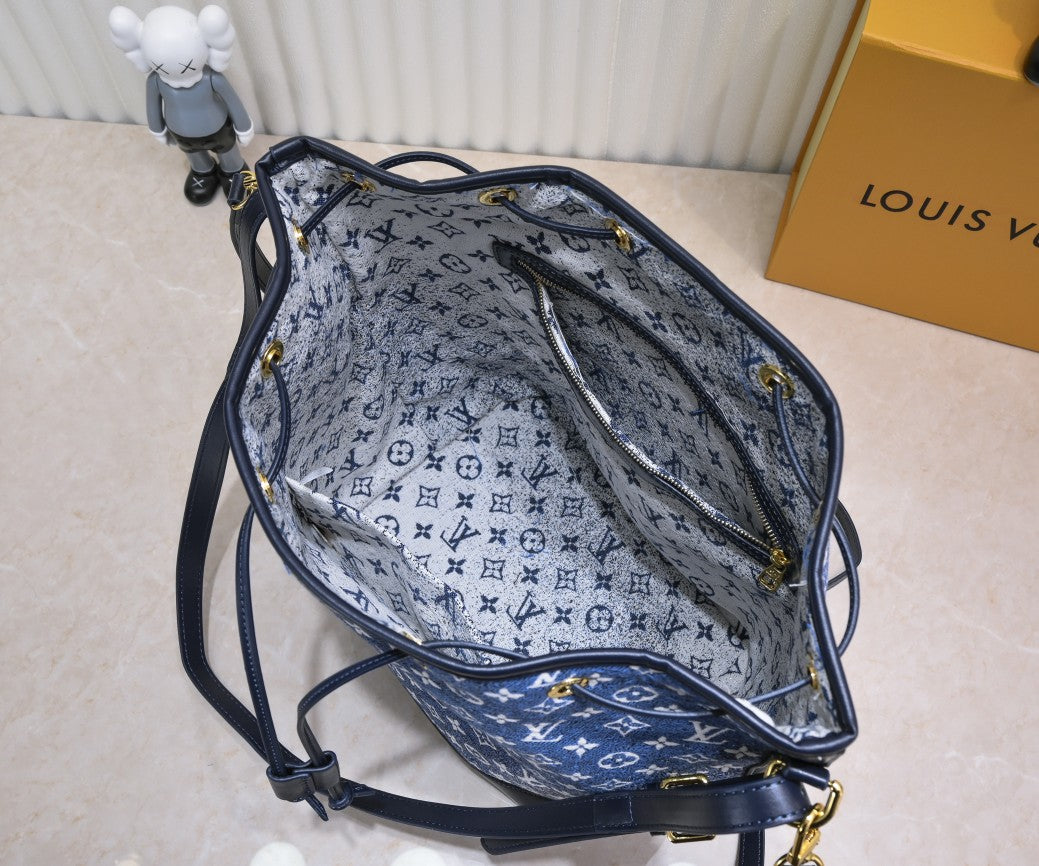 Luxury Bags Louis Vuitton  875