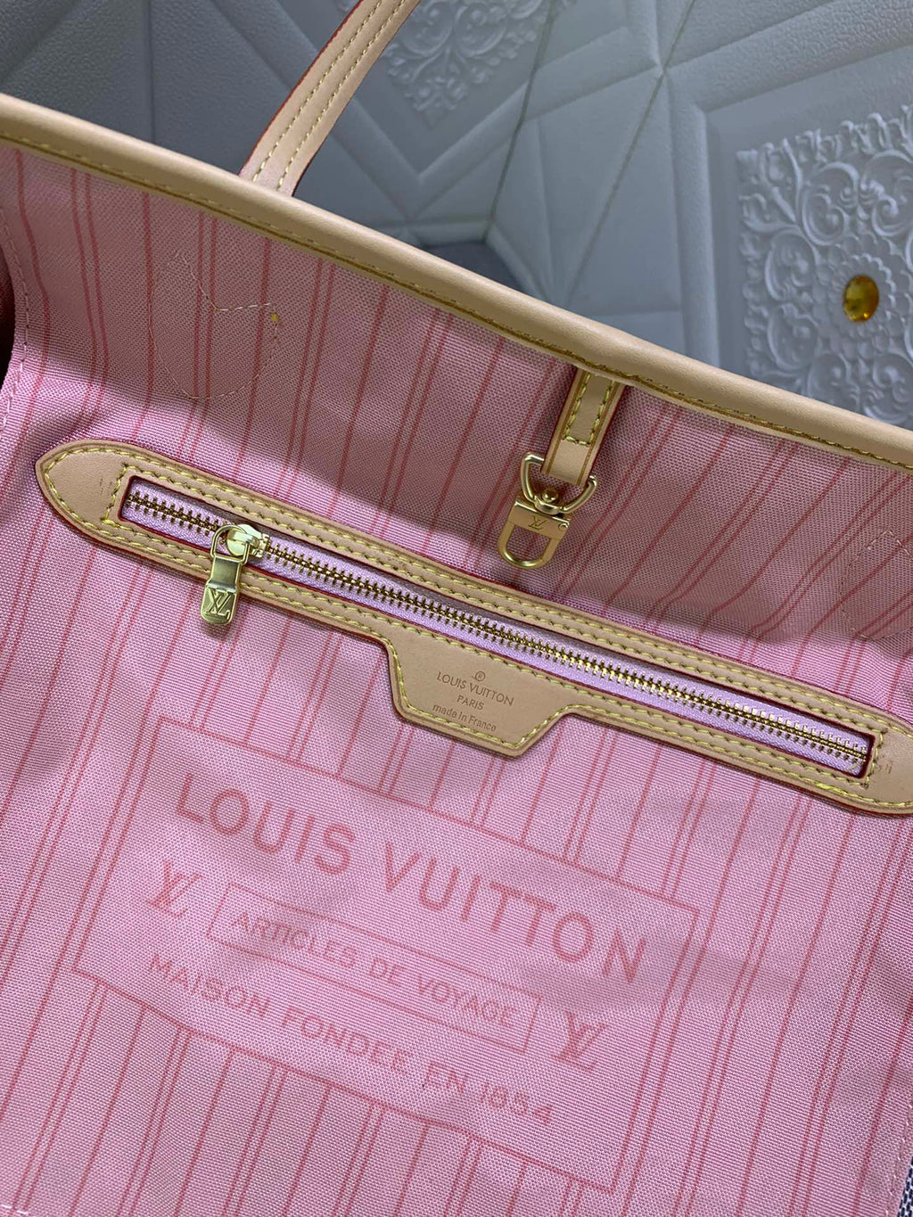 Luxury Bags Louis Vuitton  812