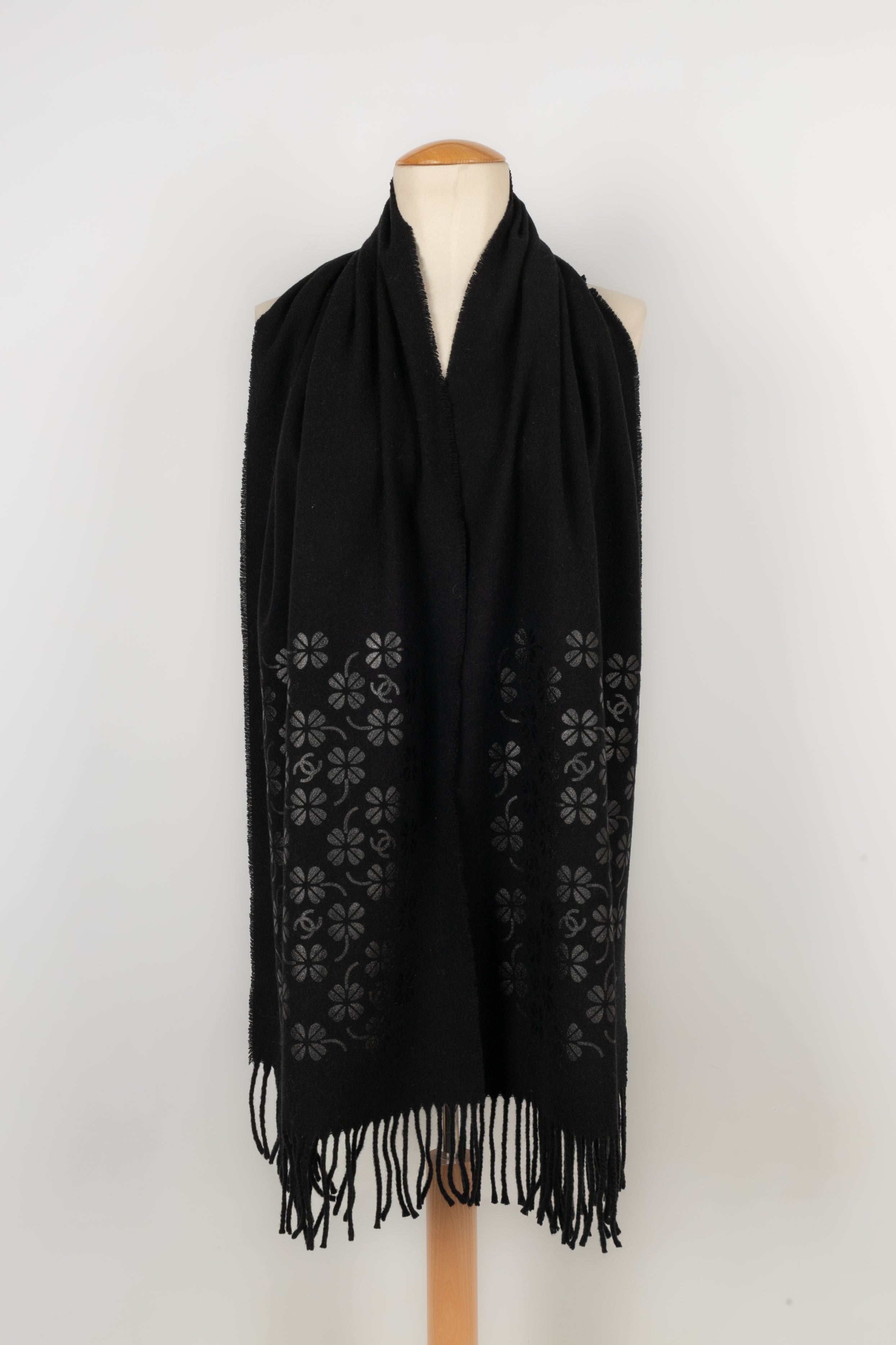 Echarpe en cachemire Chanel