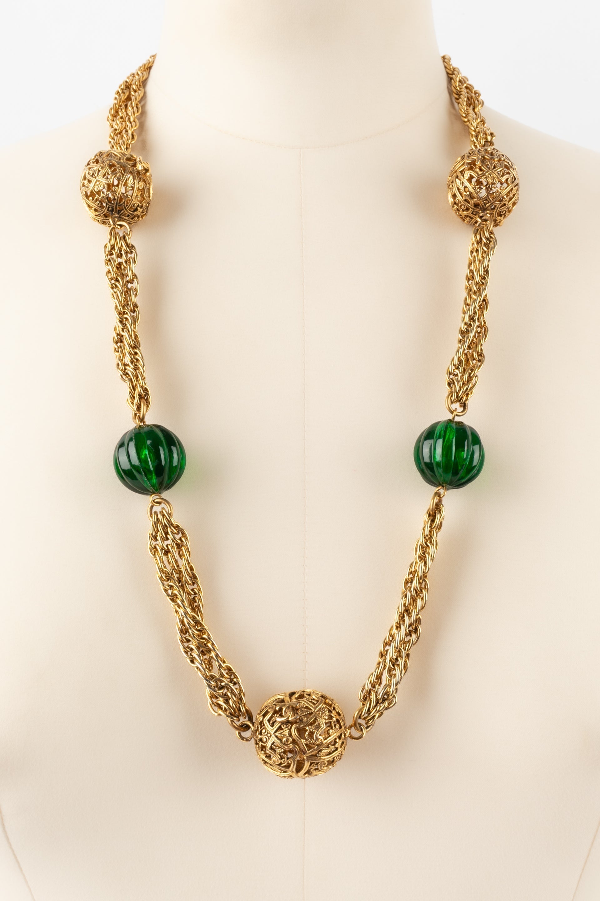 Collier dor�� Chanel 1984