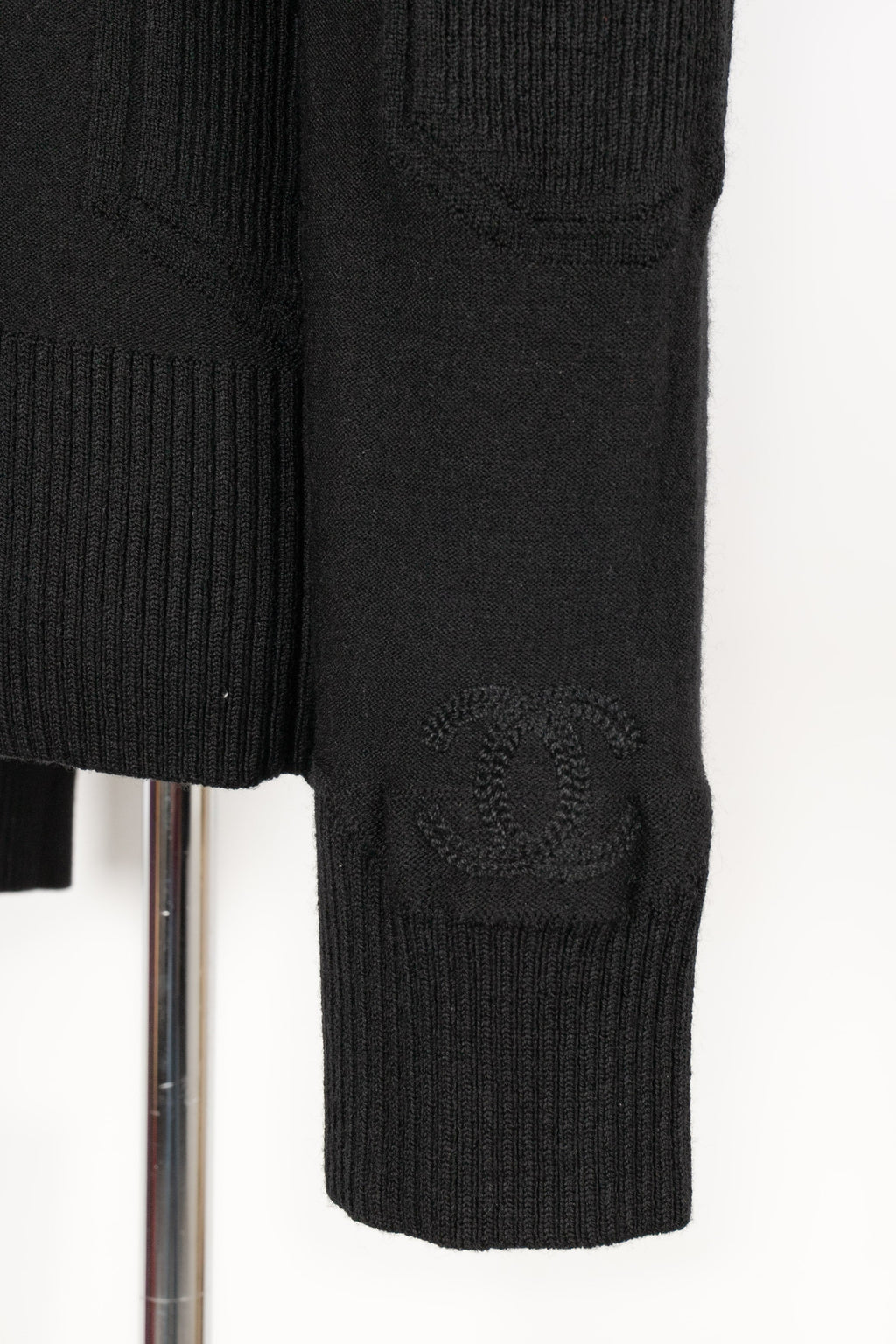 Pull noir Chanel
