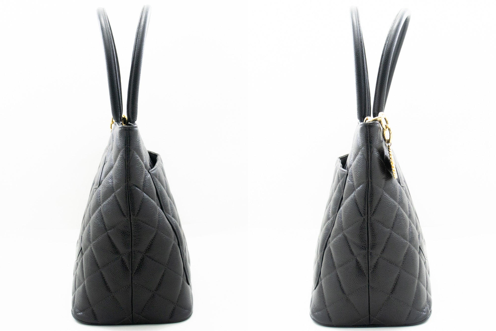 Chanel Medaillon