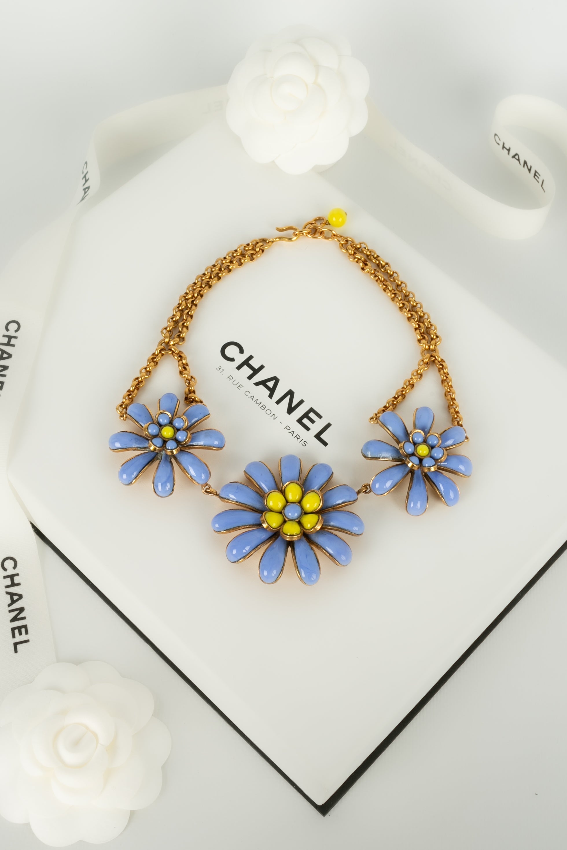Collier cam��lia Chanel Printemps 1997