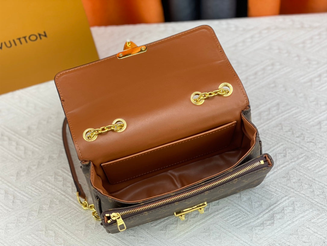 Luxury Bags Louis Vuitton  742