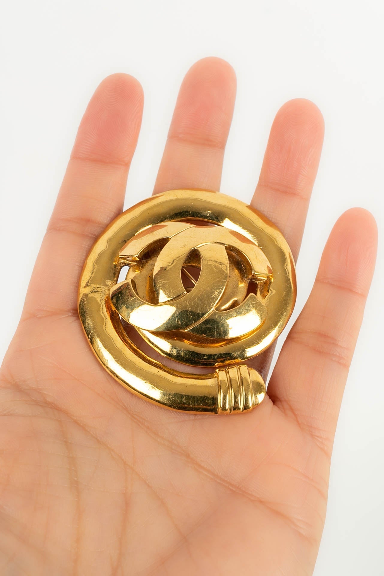 Broche cc Chanel