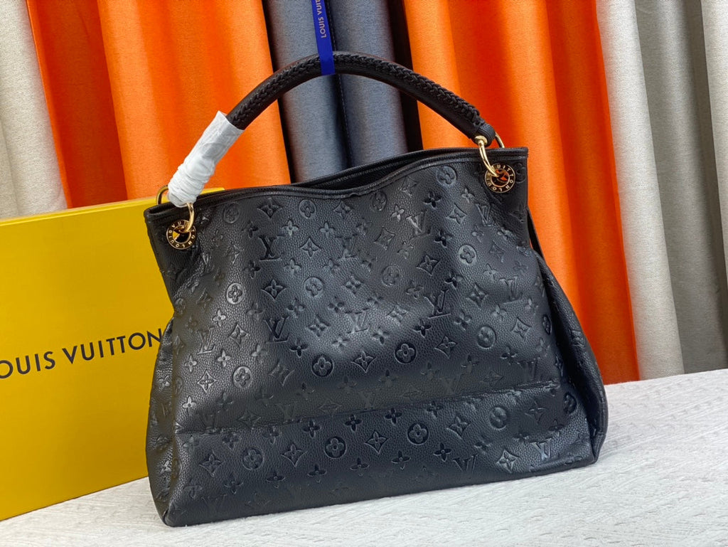 Luxury Bags Louis Vuitton  771