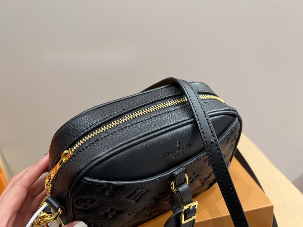 Luxury Bags Louis Vuitton  756