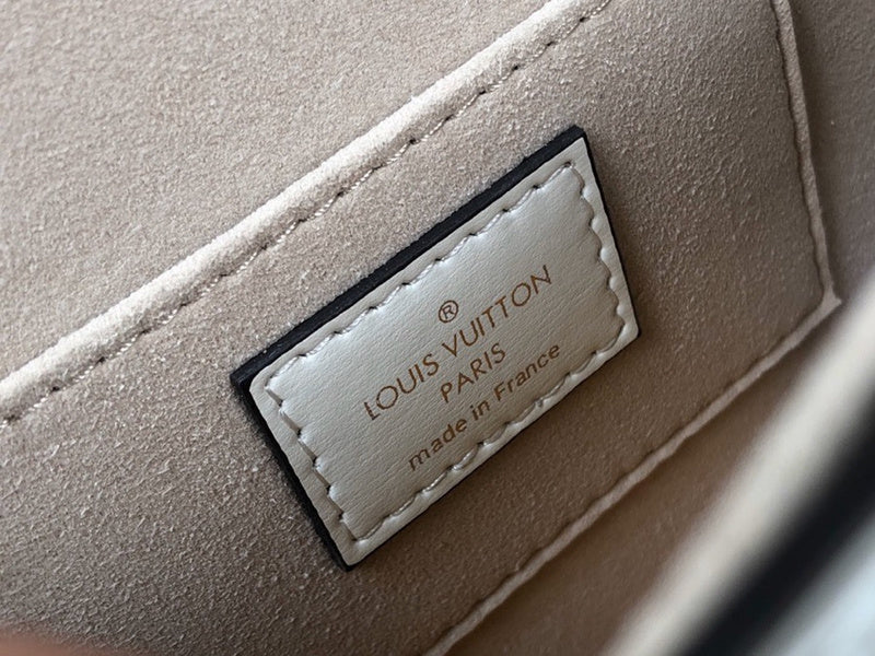 Louis Vuitton Luxury Bags 1830