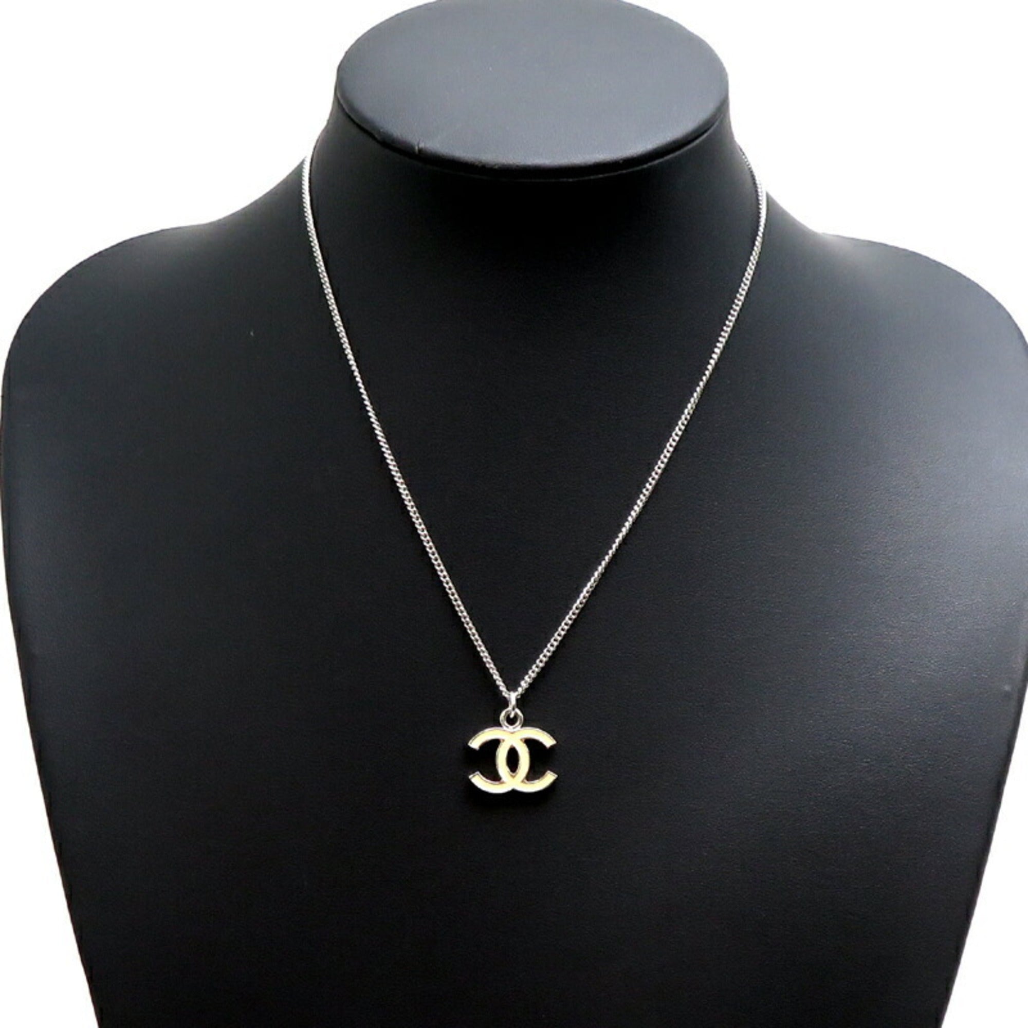 Chanel Logo CC
