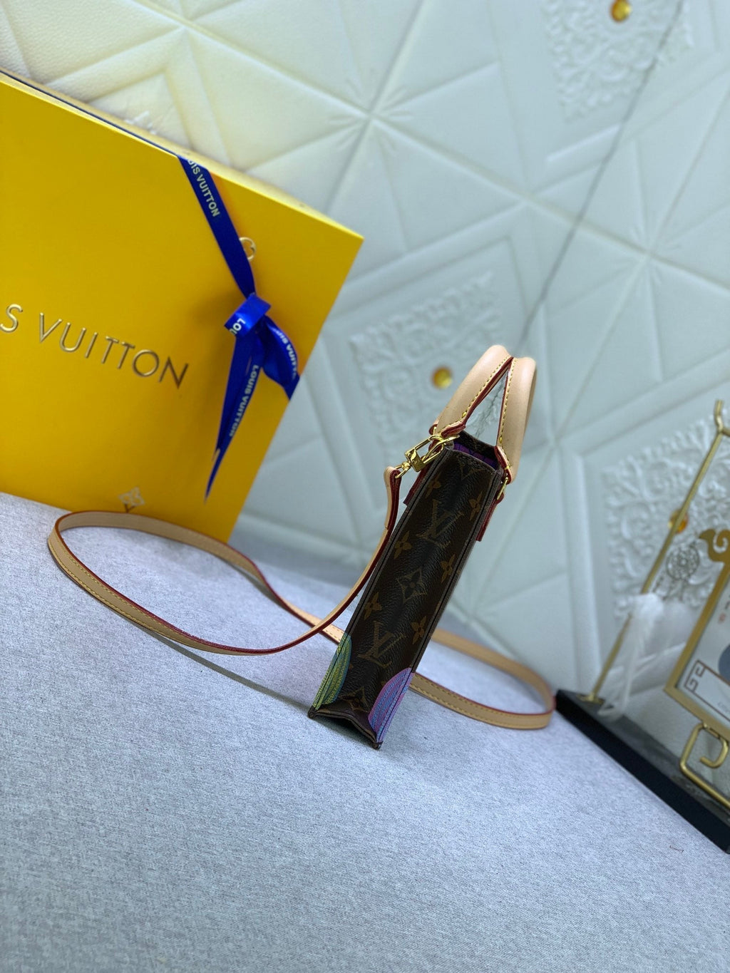 Luxury Bags Louis Vuitton  821