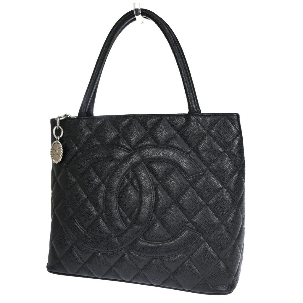 Chanel Medaillon