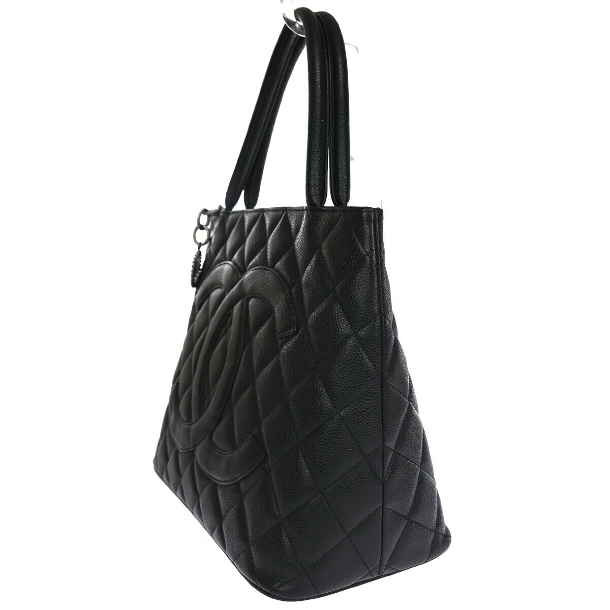 Chanel Medaillon