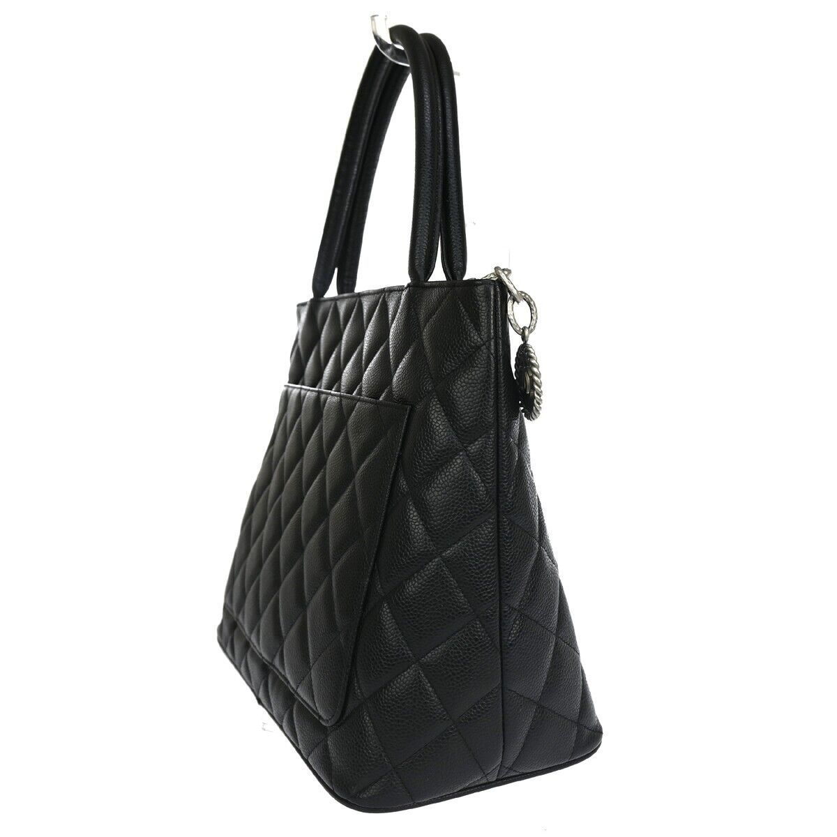 Chanel Medaillon