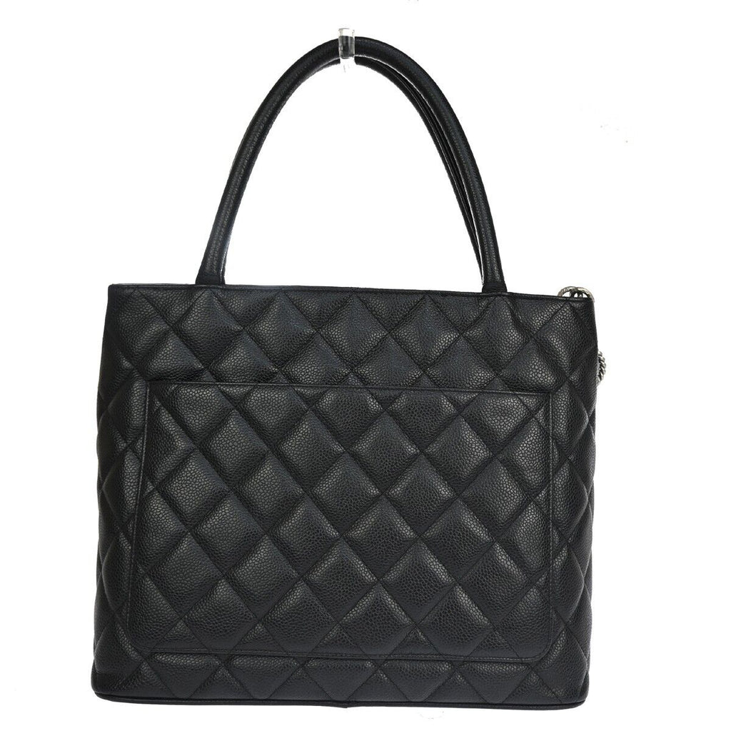 Chanel Medaillon