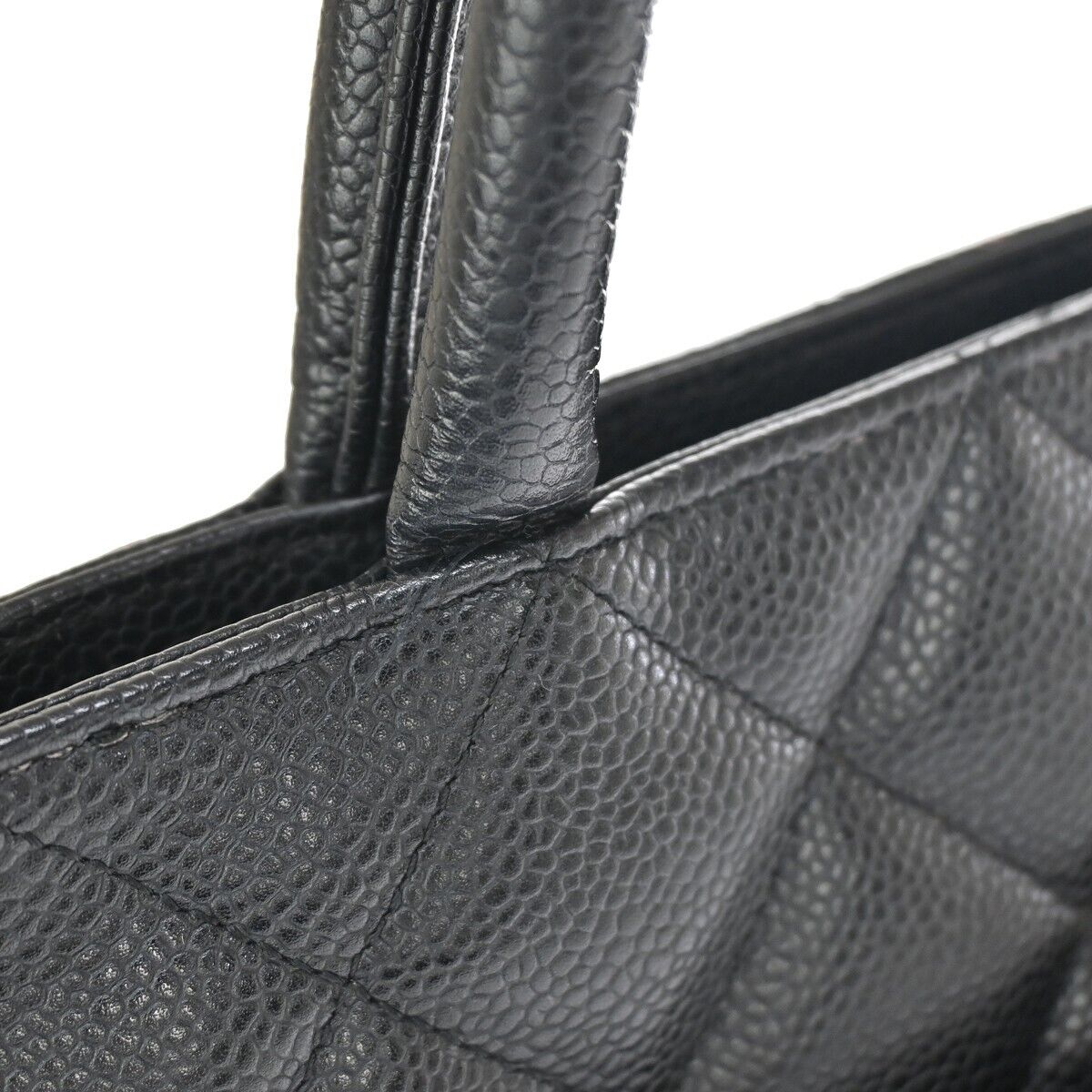 Chanel Medaillon