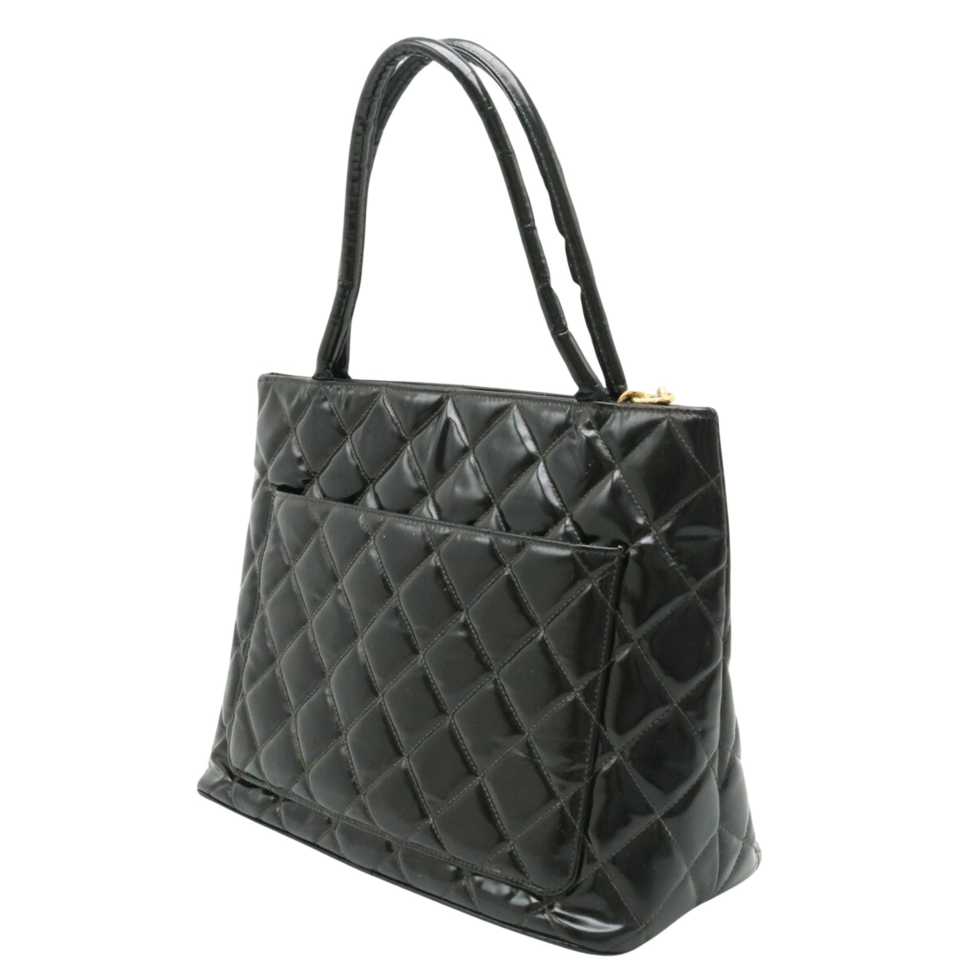Chanel Medaillon