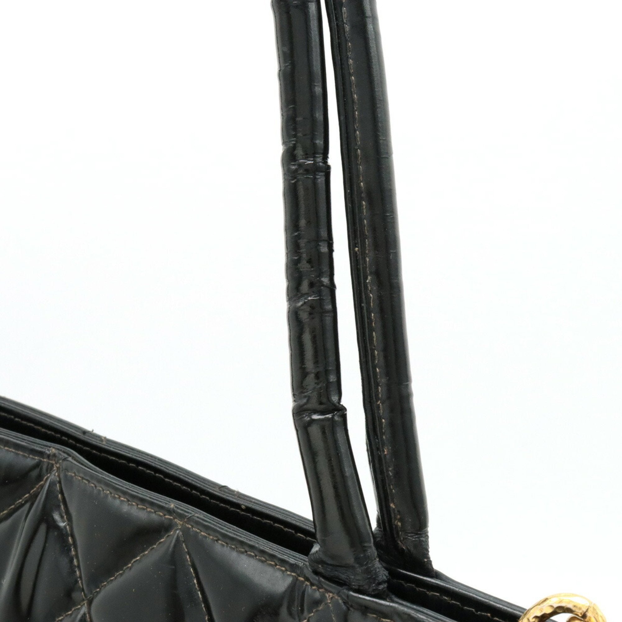 Chanel Medaillon